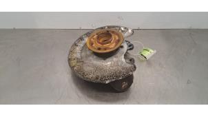 Gebruikte Fusee rechts-achter Mercedes GLE (W166) 300d 2.0 4-Matic Prijs € 332,75 Inclusief btw aangeboden door Autohandel Didier