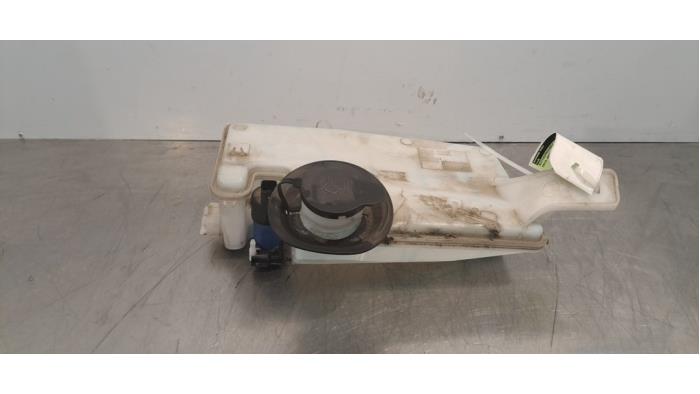 Ruitensproeiertank voor