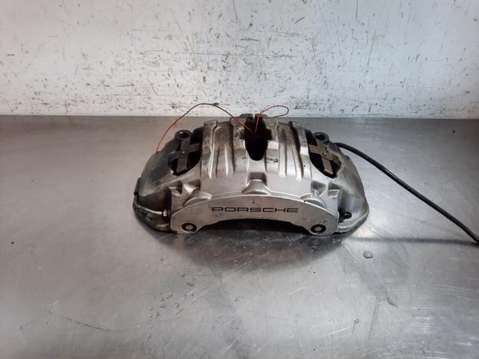 Etrier de frein (pince) avant droit Porsche Macan Etrier de frein (pince) avant droit Porsche Macan