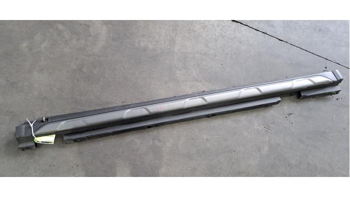 Marche-pied (list de couverture) gauche Porsche Macan Marche-pied (list de couverture) gauche Porsche Macan