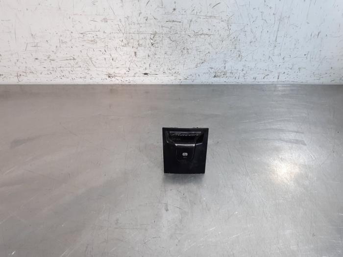 Commutateur frein à main Porsche Macan Commutateur frein à main Porsche Macan