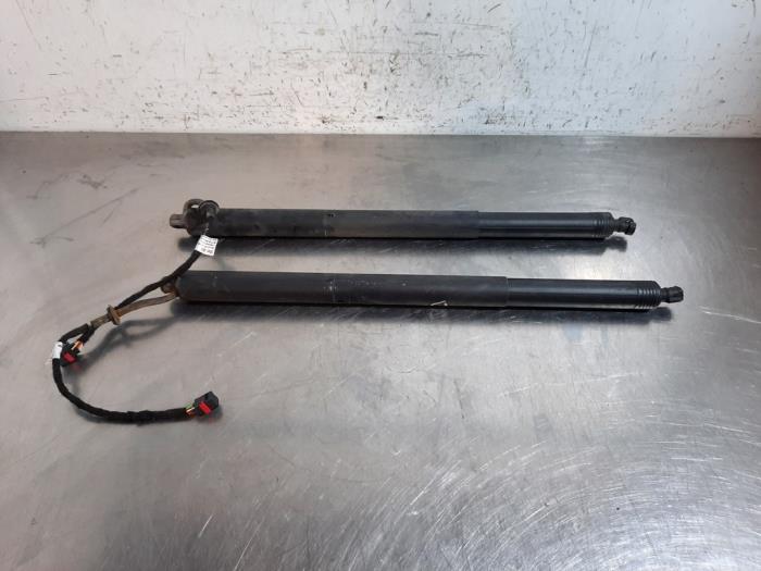 Kit amortisseur couvercle coffre Porsche Macan Kit amortisseur couvercle coffre Porsche Macan