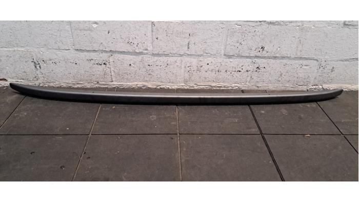 Rail de toit gauche Porsche Macan Rail de toit gauche Porsche Macan