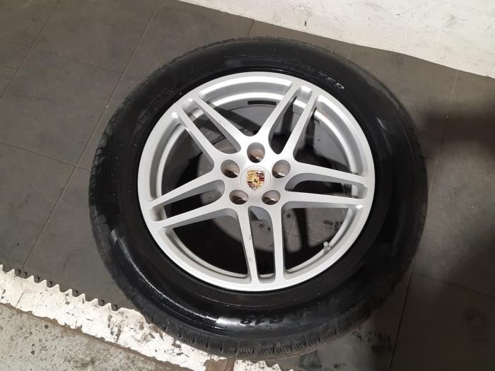 Jante + pneu d'hiver Porsche Macan Jante + pneu d'hiver Porsche Macan