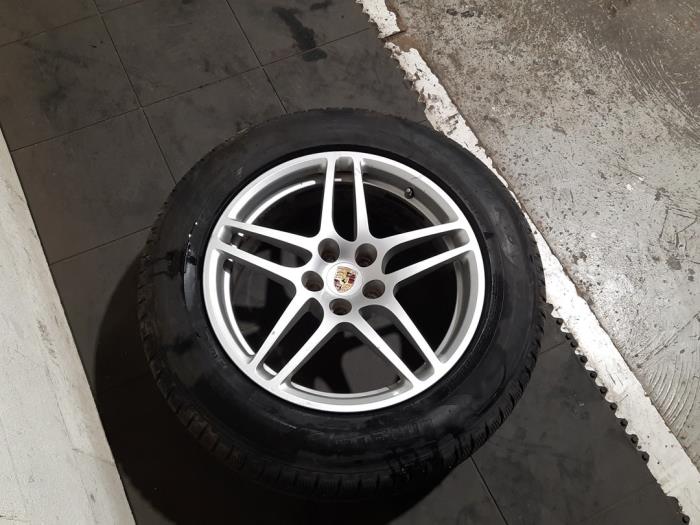 Jante + pneu d'hiver Porsche Macan Jante + pneu d'hiver Porsche Macan
