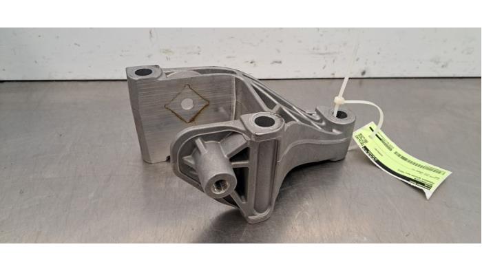 Motorsteun Porsche Macan