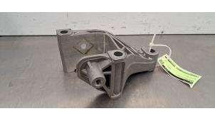 Gebruikte Motorrubber Porsche Macan (XA) Prijs € 48,40 Inclusief btw aangeboden door Autohandel Didier