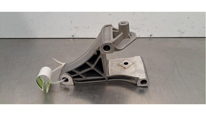 Motorsteun Porsche Macan