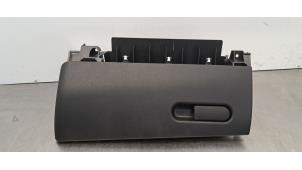 Gebruikte Dashboardkastje Mini Countryman (F60) 1.5 TwinPower Turbo 12V Cooper SE ALL4 Prijs € 66,55 Inclusief btw aangeboden door Autohandel Didier