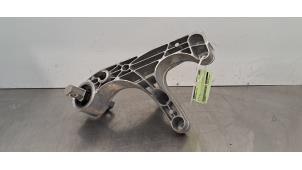 Gebruikte Motorrubber Porsche Macan (XA) Prijs € 199,65 Inclusief btw aangeboden door Autohandel Didier