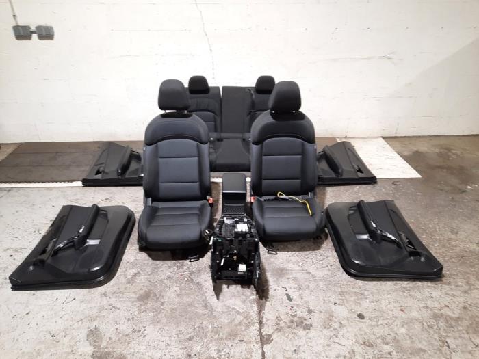 Bekleding Set (compleet) MG 4 Bekleding Set (compleet) MG 4