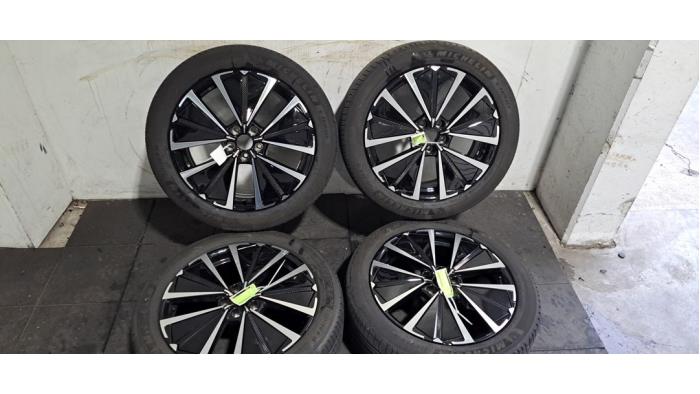 Kit jantes + pneumatiques DS Automobiles DS4 Kit jantes + pneumatiques DS Automobiles DS4