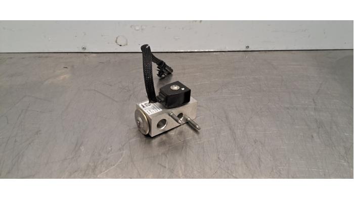 Valve d'expansion clim Peugeot 308 Valve d'expansion clim Peugeot 308
