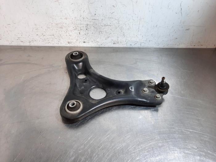 Bras de suspension avant droit MG 4 Bras de suspension avant droit MG 4