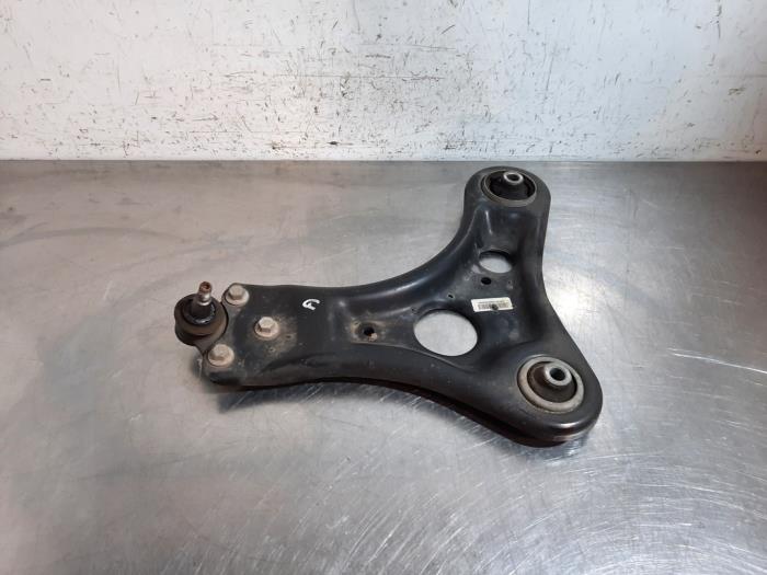 Draagarm links-voor MG 4 Draagarm links-voor MG 4