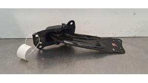 Gebruikte Triangel rechts-achter Seat Alhambra (7N) 1.4 TSI 16V Prijs € 66,55 Inclusief btw aangeboden door Autohandel Didier