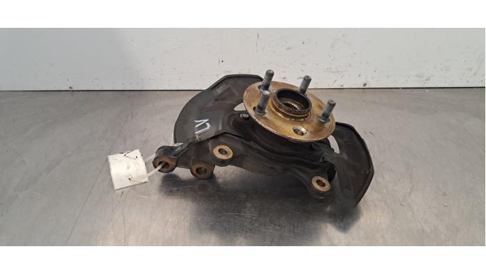 Fusee links-voor Toyota Yaris