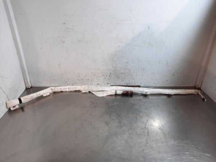 Airbag-himmel til højre MG Marvel R