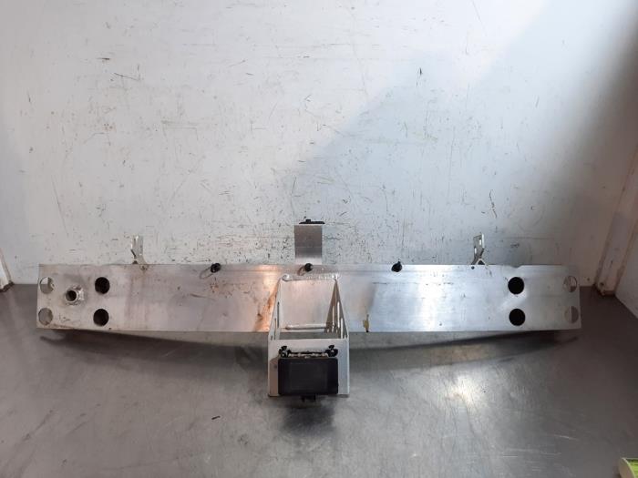 Cadre pare-chocs avant MG Marvel R