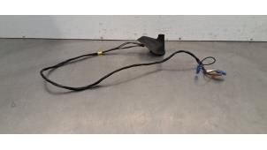 Gebruikte Antenne Dacia Sandero III 1.0 SCe 65 12V Prijs € 54,45 Inclusief btw aangeboden door Autohandel Didier