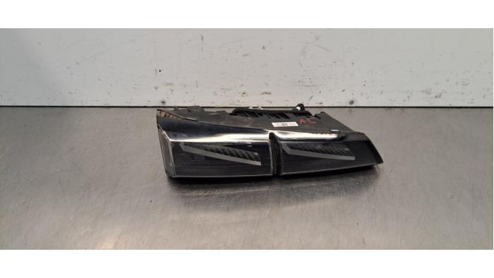 Лівий задній ліхтар Peugeot 308