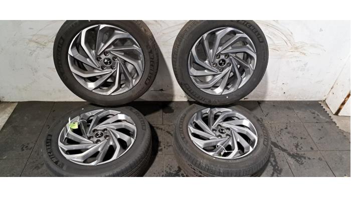 Velgen set + banden DS Automobiles DS9