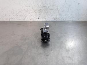 Gebruikte Versnellingspook Volvo XC40 (XZ) 1.5 T3 Twin Engine 12V Prijs € 296,45 Inclusief btw aangeboden door Autohandel Didier