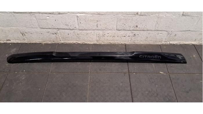 Dakrail links Citroen C3