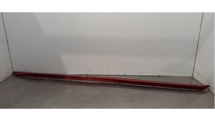 Faldón lateral derecha Peugeot 308