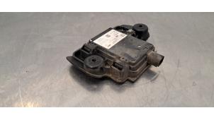 Gebruikte Radar sensor Landrover Range Rover Velar (LY) 2.0 D180 AWD Prijs € 266,20 Inclusief btw aangeboden door Autohandel Didier