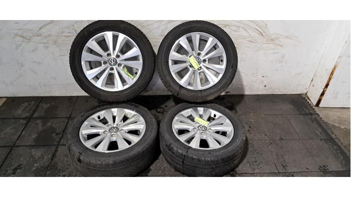 Juego de llantas y neumáticos Volkswagen Golf