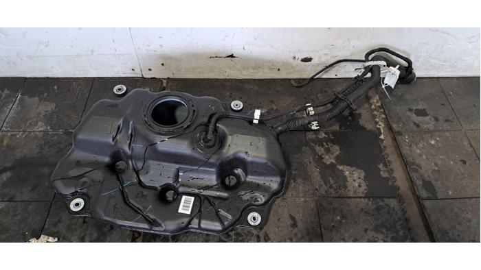 Tank Toyota Yaris Cross