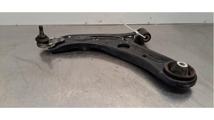 Draagarm links-voor Toyota Yaris Cross