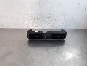 Gebruikte Luchtrooster Dashboard Citroen Berlingo 1.5 BlueHDi 100 Prijs € 54,45 Inclusief btw aangeboden door Autohandel Didier