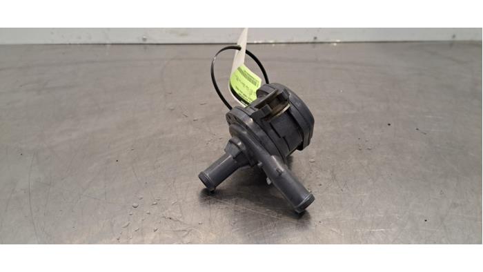 Extra waterpomp Toyota Yaris