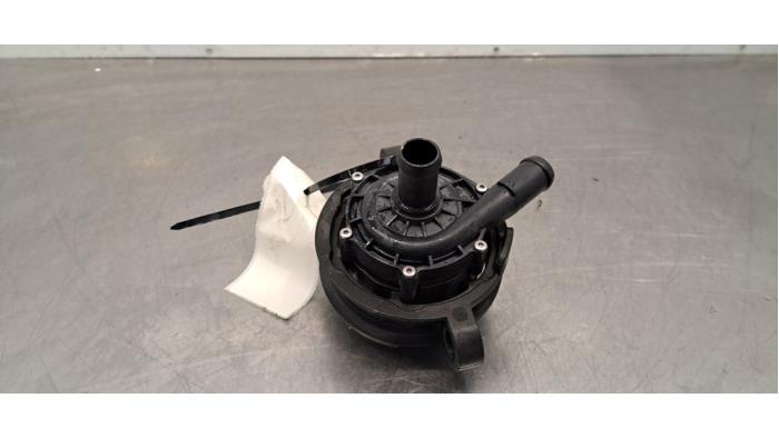 Extra waterpomp Volvo EC40