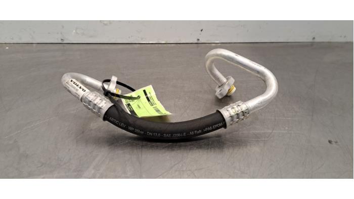 Airco Leiding Volvo EC40