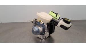 Gebruikte Rembekrachtiger Volvo EC40 Single Motor 70 kWh Prijs € 332,75 Inclusief btw aangeboden door Autohandel Didier