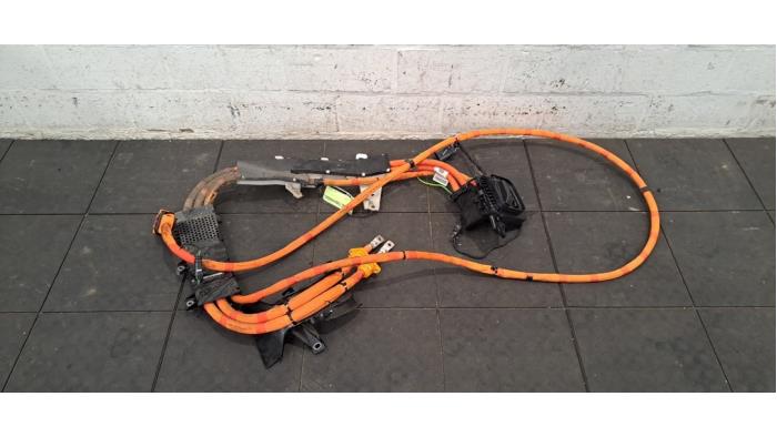 Oplaadpunt stekker aansluiting Volvo EC40