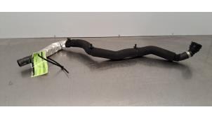 Gebruikte Radiateurslang Volvo EC40 Single Motor 70 kWh Prijs € 24,20 Inclusief btw aangeboden door Autohandel Didier