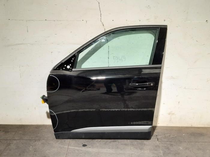 Portier 4Deurs links-voor Peugeot 2008