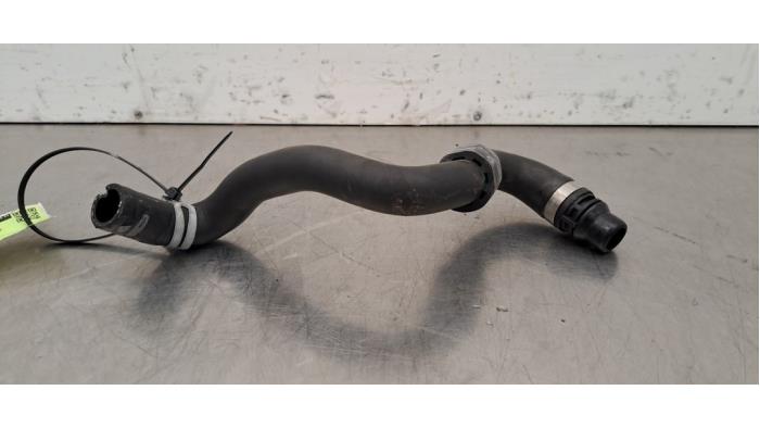 Radiateurslang Volvo EC40