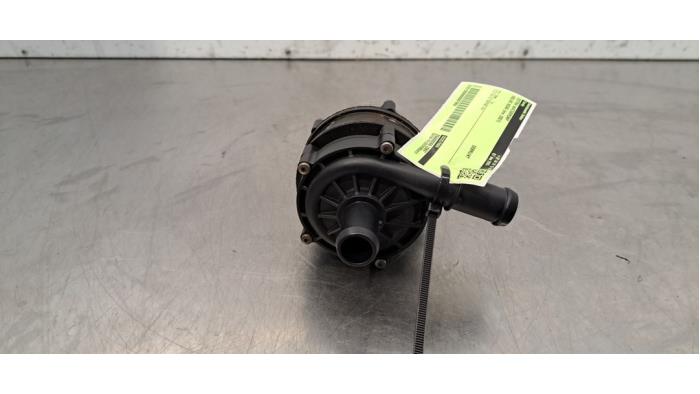 Zusätzliche Wasserpumpe Volvo XC40