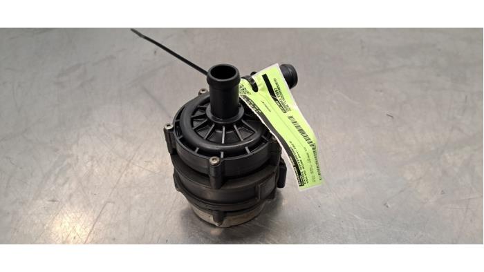 Zusätzliche Wasserpumpe Volvo XC40