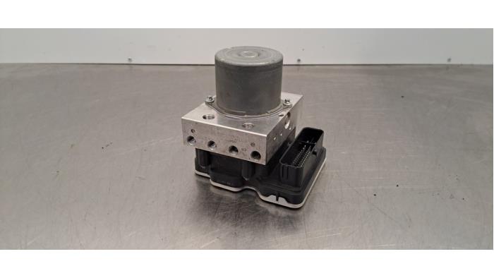 Насос ABS Toyota Yaris