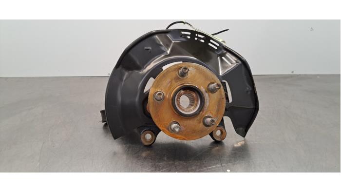 Fusee links-voor Toyota Yaris