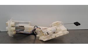 Gebruikte Tank element Pomp Toyota Yaris IV (P21/PA1/PH1) 1.5 12V Hybrid 115 Prijs € 102,85 Inclusief btw aangeboden door Autohandel Didier