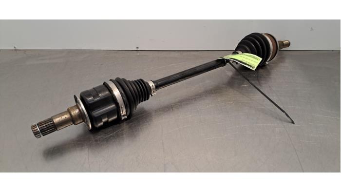 Kairės pusės priekinis varantysis velenas Toyota Yaris