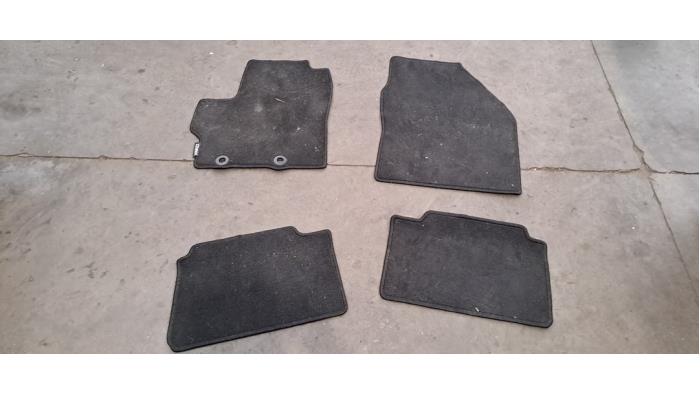 Matten Set Toyota Yaris