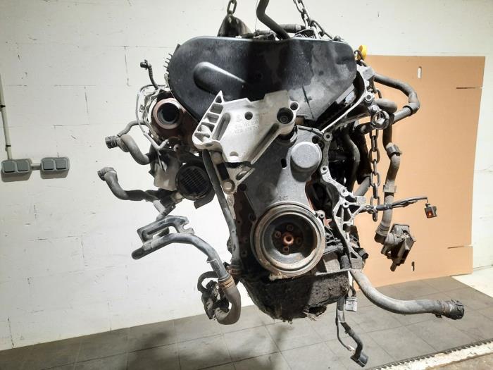 Motor Volkswagen Golf